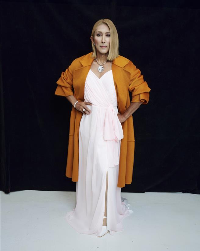 潘若迪万圣节变身席琳狄翁，扮相几可乱真。（莫莉团队提供）