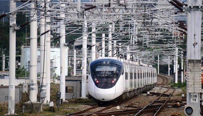 配合康芮颱風陸上警報發布，台鐵公司公布最新疏運與停駛資訊。示意圖。（本報資料照片）