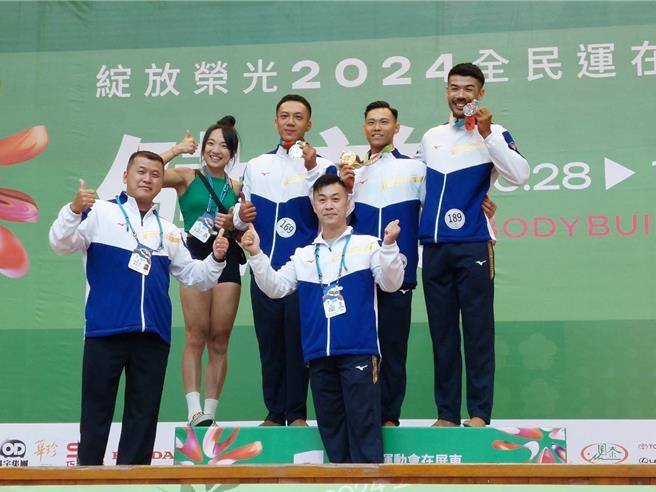 屏东队29日在全民运勇夺8金6银8铜，而截至29日累计共夺22金18银16铜，目前暂居全国第7、非六都第1。（屏县府提供／谢佳潾屏东传真）