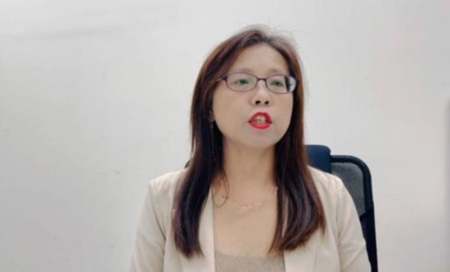 新北市日前惊传济生公司斗六厂出产的「特调咖哩粉」检出苏丹红，台北市卫生局30日表示，经连日调查确定销售通路扩及9县市，已通知各县市政府卫生局下架回收，图为台北市卫生局食品药物管理科长林冠蓁。（台北市卫生局提供）