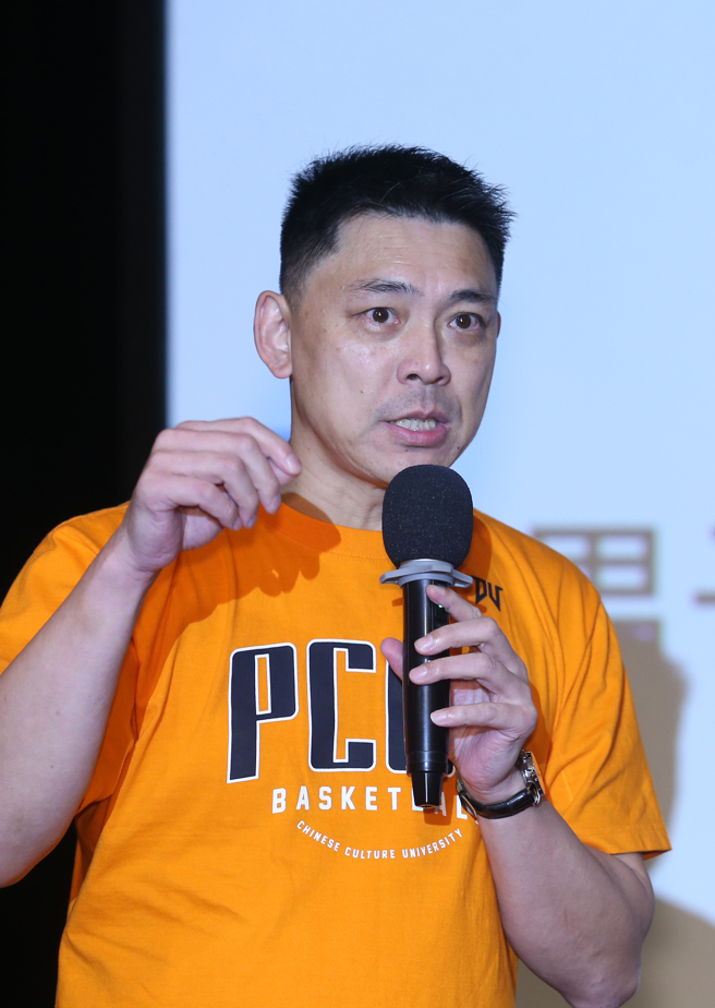 文化大学男篮队总教练罗兴梁喊出「育鹰计画」，为战力养成注入3个新动能。（文化大学提供）