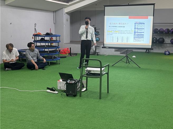 中職味全龍隊球團為建立球員正確法治觀念，邀雲林地檢署檢察官進行反賭博、反詐騙宣導，檢察官30日表示球員們一定要有正確法治觀念，切勿涉賭、打假球，以免淪為賭博集團共犯。（雲林地檢署提供／張朝欣雲林傳真）