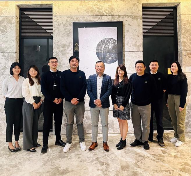 亞太雅得方斯基因攜手康百事，深耕罕見疾病及癌症檢測，雙方團隊合影。圖/業者提供