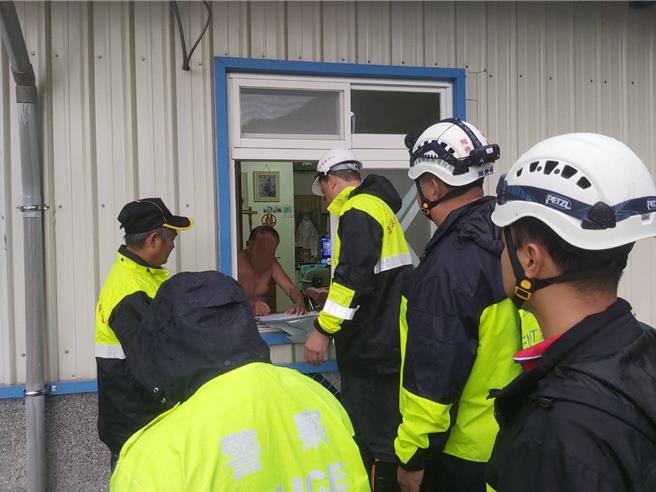 大同乡英士村及南澳乡碧候村、金岳村等村，下午3时陆续撤村。（警方提供／吴佩蓉宜兰传真）