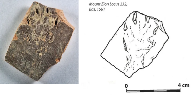考古學家在這個陶片上發現一個完整的貓爪痕，不是貓無意剛踏過去，而是刻意去抓撓留下的痕跡。(圖/allthatsinteresting)