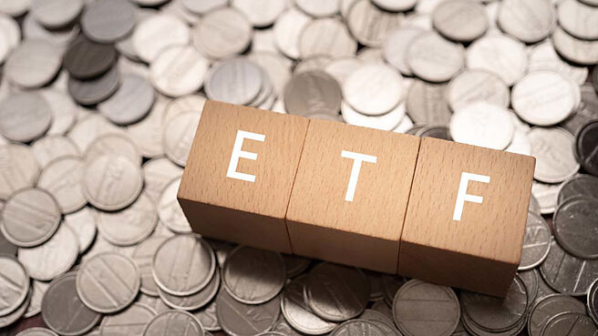 市面上13檔A級以上公司債券ETF報酬表現，票息最高超過6％。圖／freepik