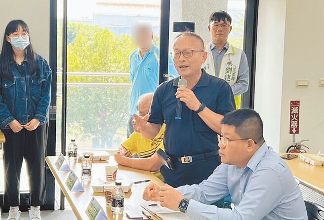 雲林科技工業區廠商協進會理事長陳麒升表示，商人對數字很敏感，環境部的自主減量計畫應該要更有細節。（周麗蘭攝）