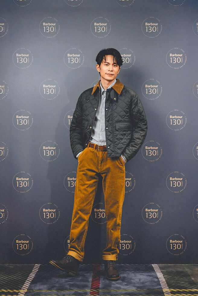 姚淳耀為英國品牌Barbour誠品生活南西店開幕活動亮相，身穿品牌創立130周年紀念系列亮相。（Barbour提供）
