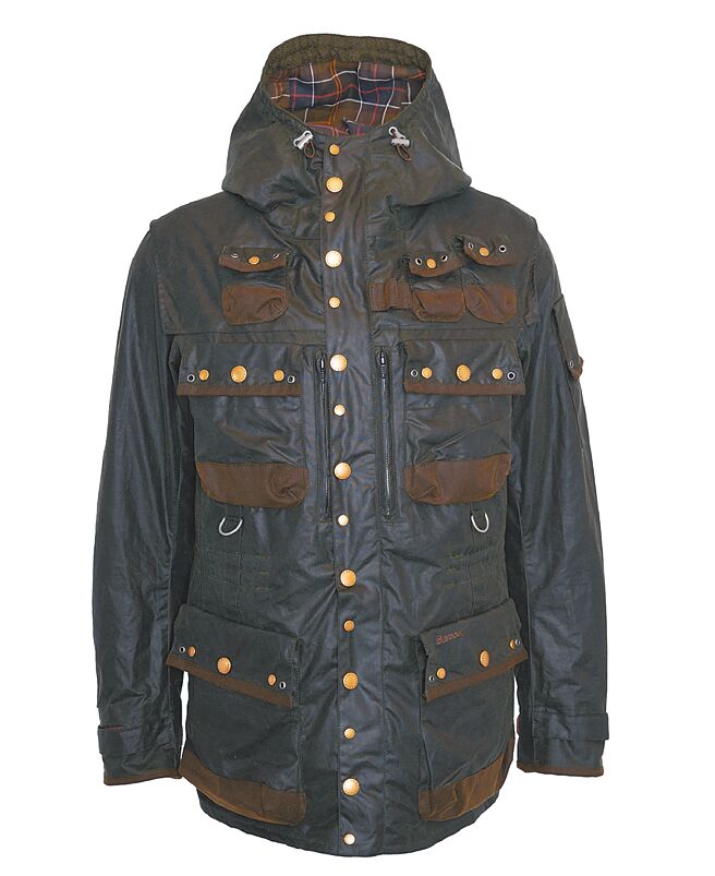 Barbour×TOKITO軍裝油布外套，售價4萬8000元。（Barbour提供）