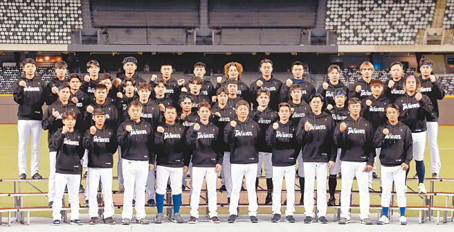 台灣運彩與主場觀眾一起當「台灣英雄」的後盾，力挺中華隊在12強賽預賽突圍，前進東京巨蛋。（范揚光攝）