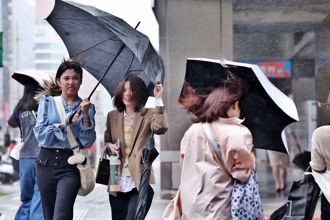 康芮风雨正要开始 比预期猛！粉专示警：千万别出门
