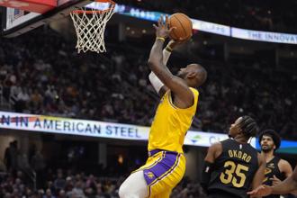 NBA》詹姆斯26分不敵老東家 騎士24分大贏湖人開季5戰全勝