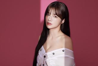 林岱縈露酥胸回顧啦啦隊11年生活 一舉動遭粉絲追問未來動向