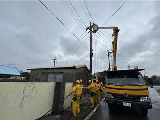 強颱康芮狂掃 嘉義逾1.4萬戶停電 沿海8307戶待搶修