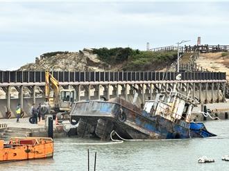 康芮颱風未到金門先釀禍 竣深工作船遭浪襲半沉