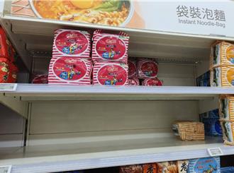 康芮颱風來襲 嘉義百貨停業、大賣場湧搶購潮