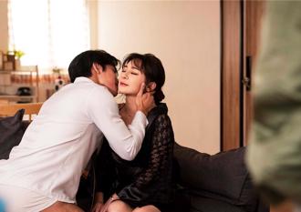 王彩樺放手一搏大解放！ 與小鮮肉拍AV「有點害羞」