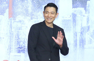 綠營攻擊劉德華 網怒嗆「要確定欸」：KTV排隊就可以？