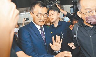 遇到綠色就轉彎