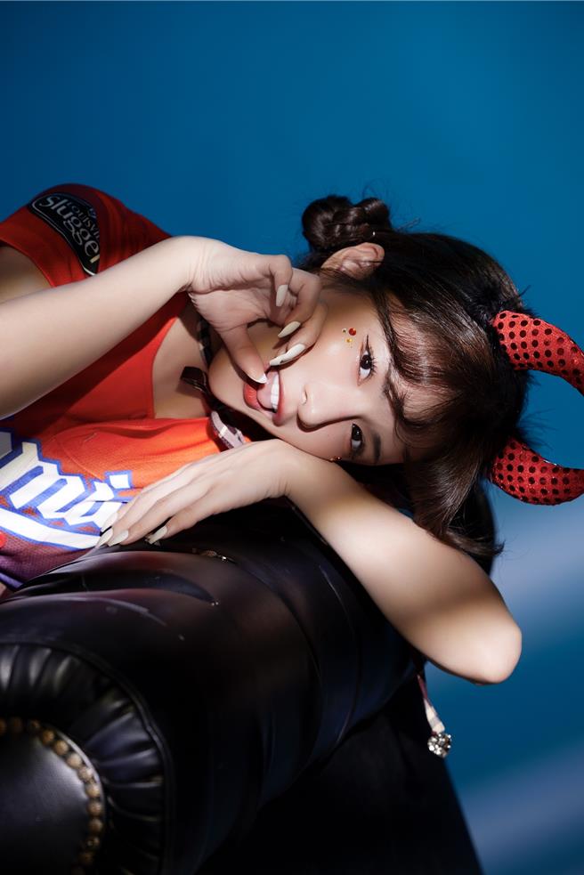 林岱萦扮成小恶魔。（黄天仁摄影工作室提供）