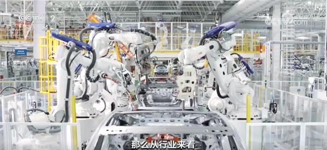 陸一攬子增量政策推動經濟回升向好積極因素增多企業信心增強。（大陸央視）