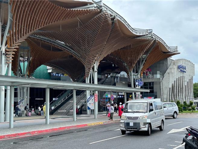 因應因應演唱會取消，台鐵因應演唱會取消，台鐵停此加開班車，今天台鐵全線停駛。（王志偉攝）