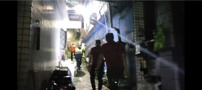 屏东县政府预防性撤离325人。（警方提供／谢佳潾屏东传真）