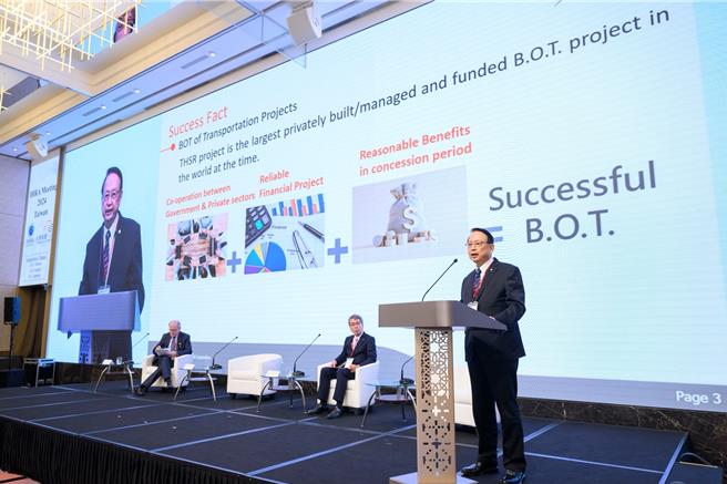 台灣高鐵公司董事長江耀宗於IHRA大會中與國際鐵道同業分享台灣高鐵從無到有的經驗。（台灣高鐵提供／蔡明亘台北傳真）