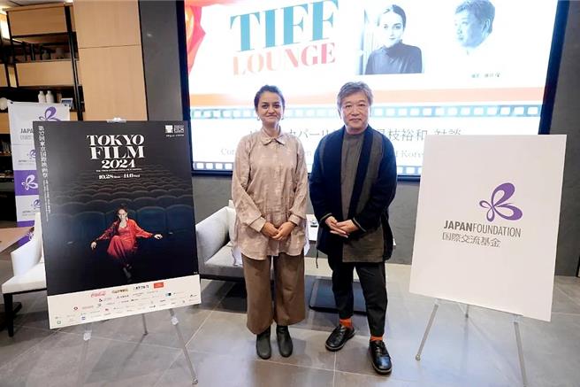 導演帕亞爾卡帕迪亞（左）獲日本名導是枝裕和邀請，出席東京影展「交流沙龍」對談。（海鵬提供）