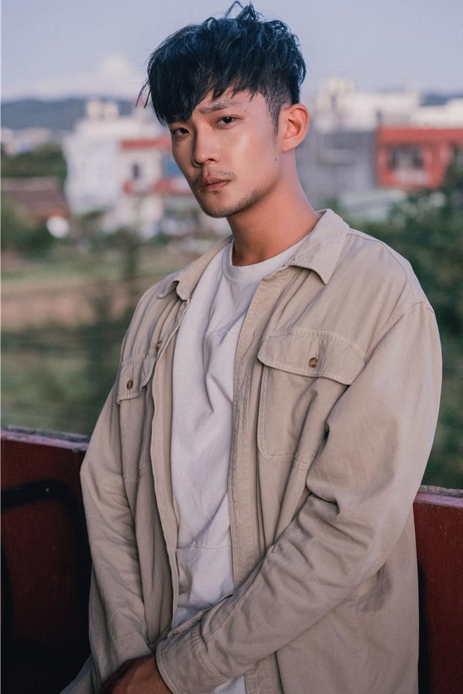 高胥崴推出首支个人单曲〈我错〉。（滚石唱片提供）