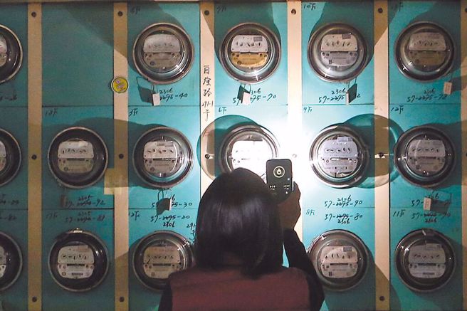 雙北部分地區出現燈光閃爍、停電的狀況。（示意圖／本報資料照片）