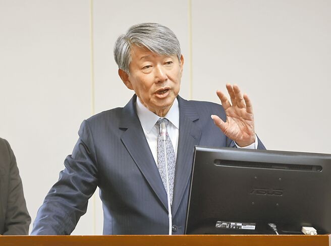 行政院長卓榮泰29日至立院報告「能源配比及電價政策」，民眾黨立委張啓楷質詢到，輝達執行長黃仁勳返台投資條件就是100億度的綠電，郭智輝秒開口，「我們可以給他啊！他開出條件來我們就能做啊！」。（資料照／姚志平攝）