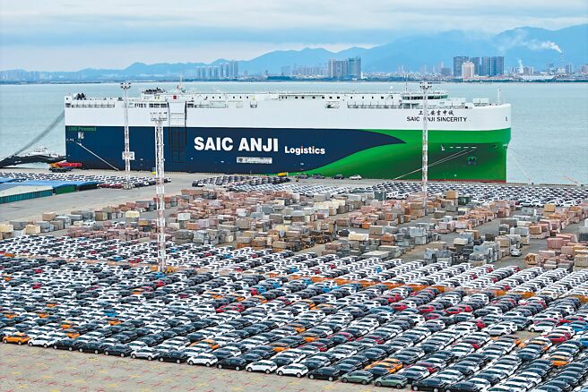 欧盟决定对中国电动车加税后，德国汽车工业协会主席穆勒表示，欧盟此举是全球自由贸易的倒退。（新华社）