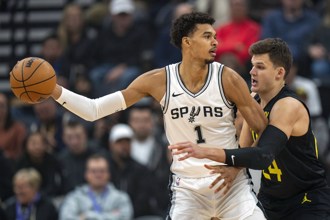 NBA》就是贏不了！文班亞馬超狂數據送爵士開季5連敗