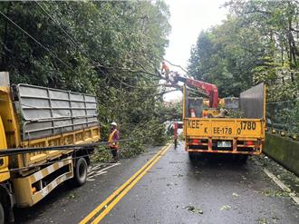 康芮過後桃園1.1萬戶無電可用 台電搶修中
