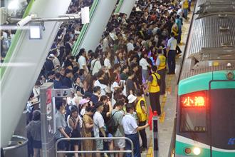 迎接Stray Kids開唱！高雄捷運將加班疏運 3分鐘一班列車