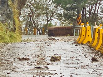 台中6.6万户停电 55人滞留山上