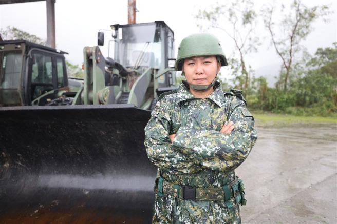 臺东地区指挥部工兵连博卢沛怡上士。(记者傅文琦摄)