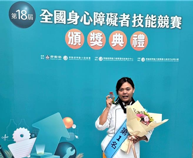 莊敬工家汪姿岑獲全國身心障礙者技能競賽西餐烹飪金牌。（新北市教育局提供）