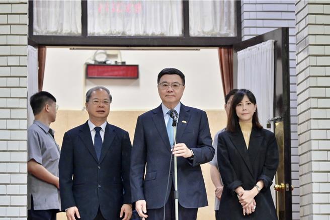 卓荣泰期盼，两院能恪守宪政原理及预算法原则，共同研商妥适解方，也希望朝野能以人民为第一优先，早日通过总预算案。（行政院提供／游念育台北传真）