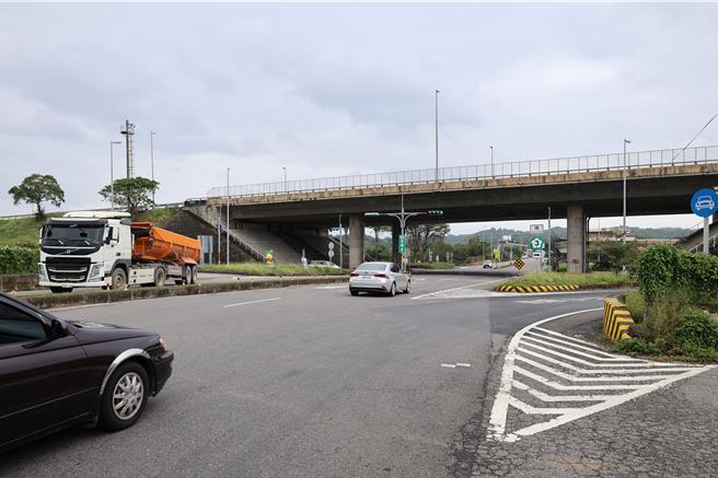 苗栗县政府全力推动大硅谷计画，目前可能最可能入选区域为后龙镇国3大山交流道西、北侧330公顷土地。（谢明俊摄）