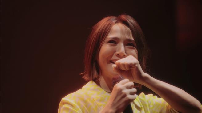 梁文音日前在演唱会上感动落泪。（环球音乐提供）