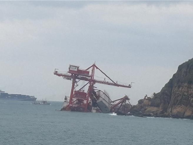 大陸籍貨輪「鈺洲啟航」1日現況。（張鎧乙攝）