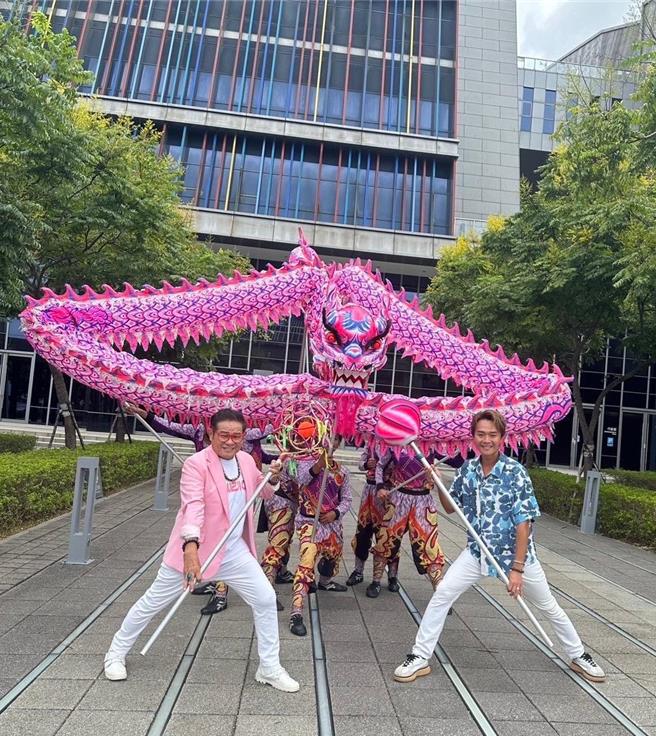 许效舜、柯大堡为「2024斗阵趣」宣传大使。（淘禧娱乐提供）