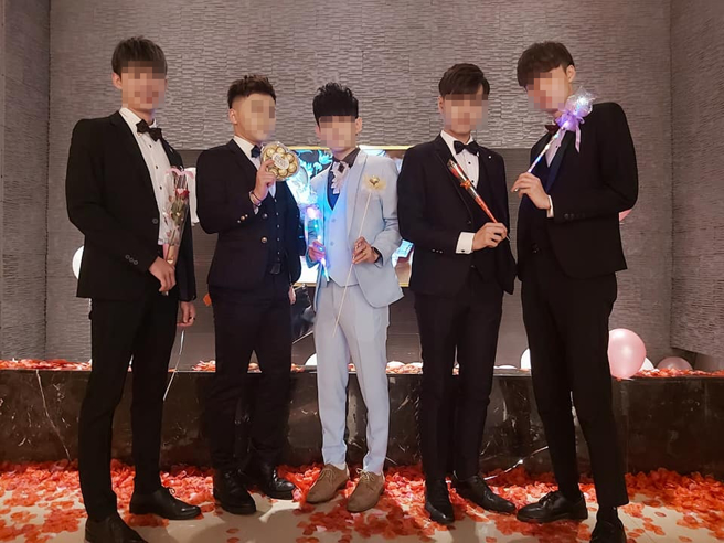 男模店公關長相帥氣、競爭激烈。（翻攝M男模會館粉絲團）