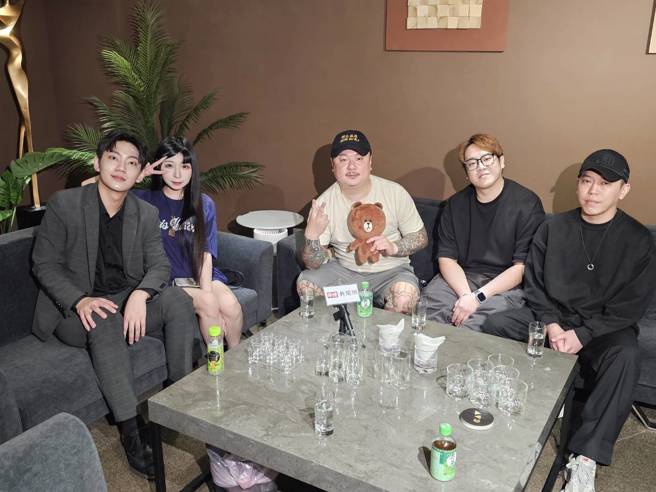 八大產業人員分享酒店秘辛。（記者游定剛拍攝）