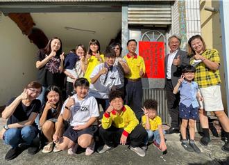 吳震星獲社會教育貢獻獎 一家3代打造「藝閣」傳奇