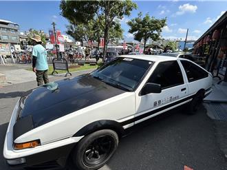 《頭文字D》AE86現蹤潮州 小朋友賓士上狂塗鴉超嗨