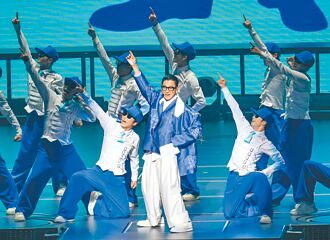 粉絲買嘸現場票 百人在小巨蛋外聽音漏