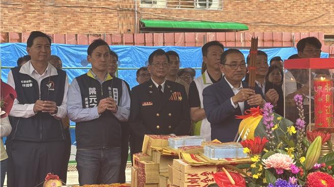 新北市板橋區今（2）日上午10時舉辦 「消防廳舍興建工程」動土典禮，新北市長侯友宜及在地議員、立委皆有出席。（賀培晏攝）